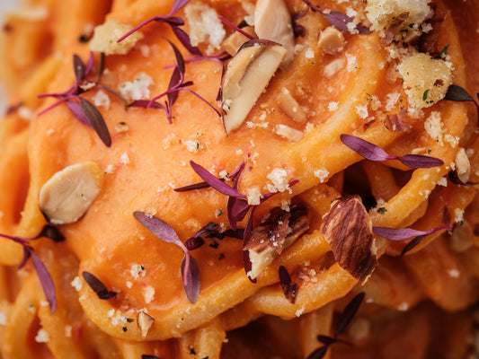 Spaghettone Belpepper Sugo/Almond Crunch